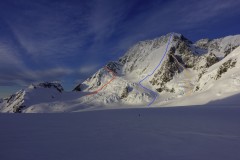 Topo of ski descents on Aoraki / Mount Cook. Red: King Spine. Blue: East Face. Orange: Bowie Couloir. Access to the King spine is along the obvious glacial bench below the East Face