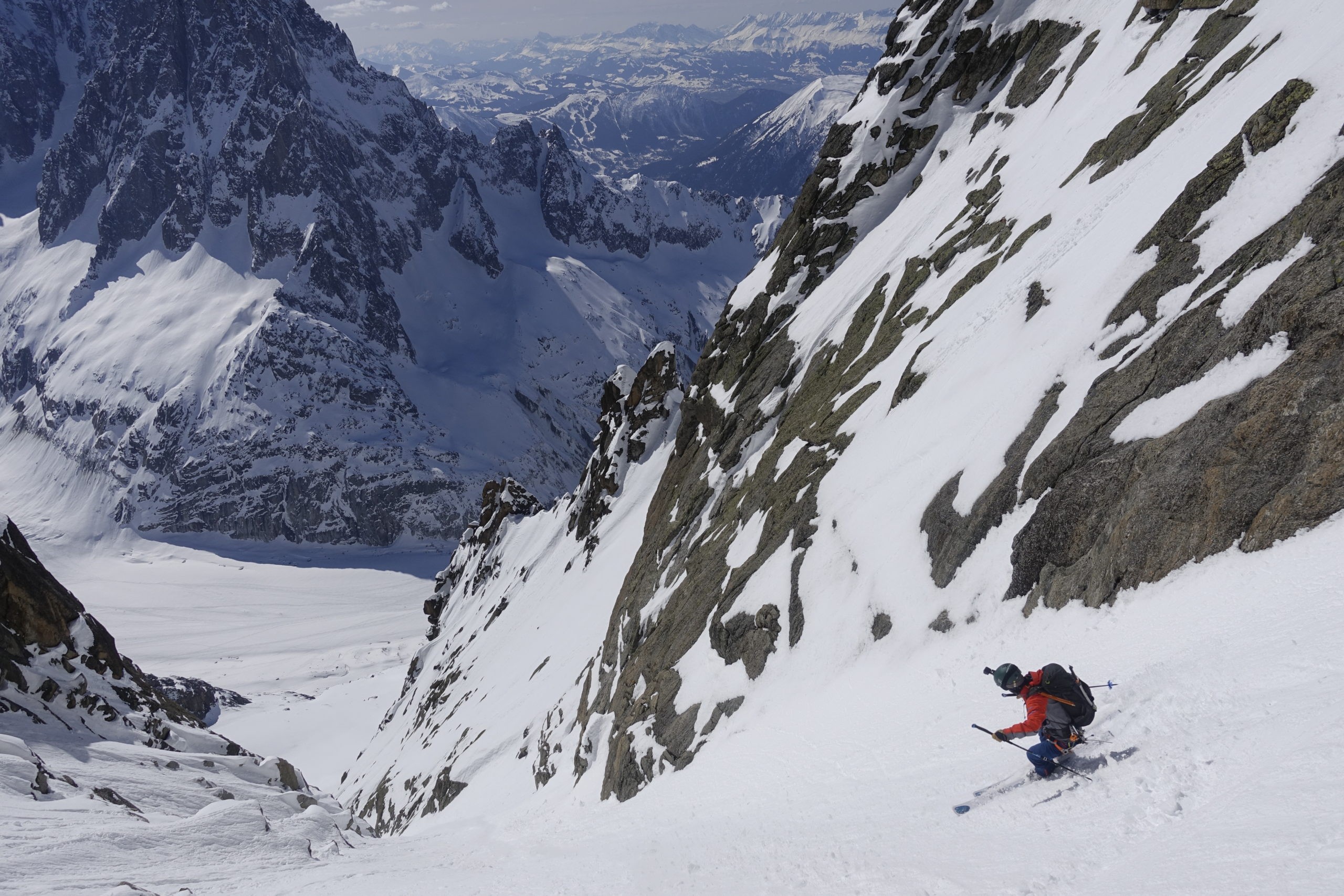 Technical steep skiing in the Alps